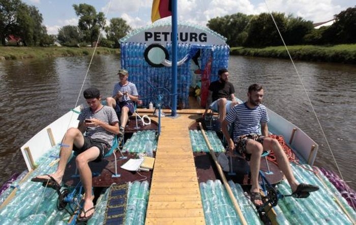 Students Build An Amazing Boat Out Of Plastic Bottles