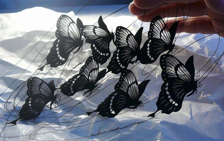 Artist Carves Beautiful Designs Into Delicate Sheets Of Paper