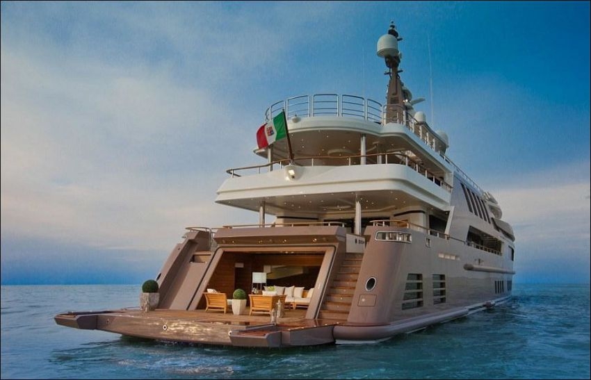 Luxury Yacht is the First to Feature a Floating Garage