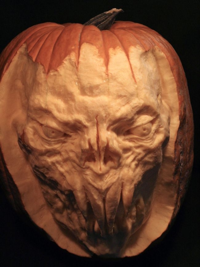 40 Detailed Pumpkin Carvings That Make Normal Ones Seem Boring