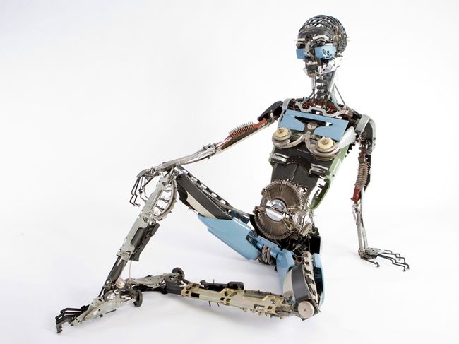 Artist Turns Typewriters Into Life-Size Human And Animal Sculptures