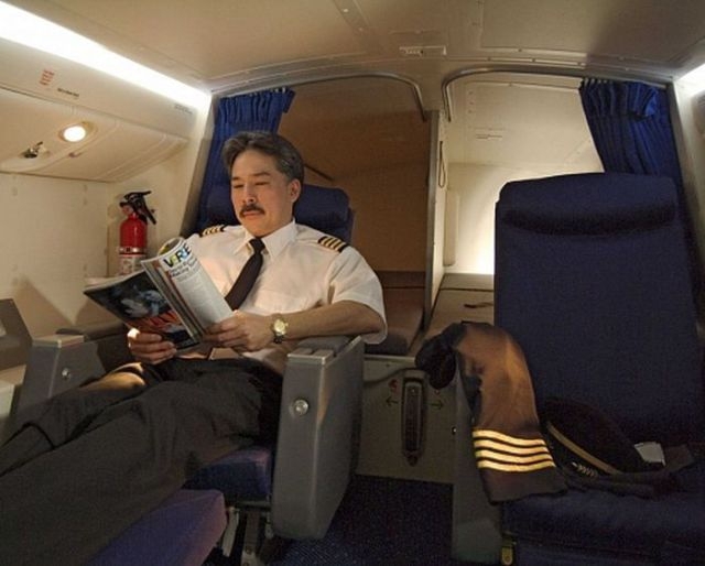 Boeing Aircraft Crew Members Get to Relax in Style and Comfort
