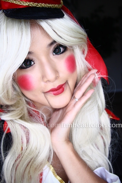 15 Incredible Halloween Makeup Transformations