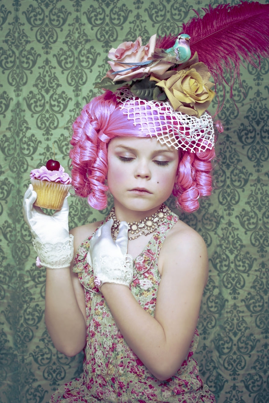 Photographer Mom Turns Her Daughter Into Iconic Characters