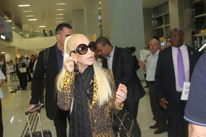 Donatella Versace Needs To Stop Getting Plastic Surgery