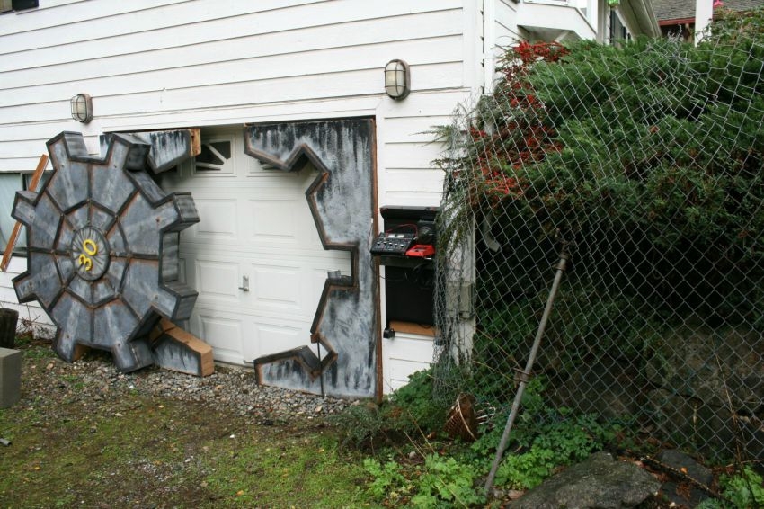 This Guy Turned His Garage Into a Fallout Vault For His 30th Birthday