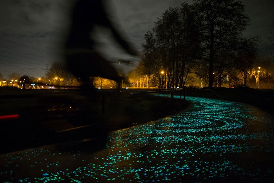 Solar-Powered Glowing Bicycle Path In Netherlands