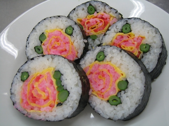 30 Pieces of Creative Sushi Art Almost Too Beautiful To Eat