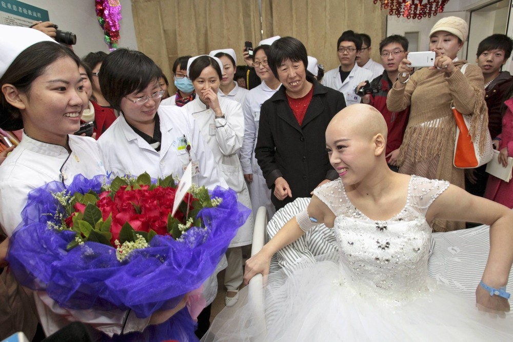 Cancer Patient Marries Long-Term Boyfriend at China Hospital