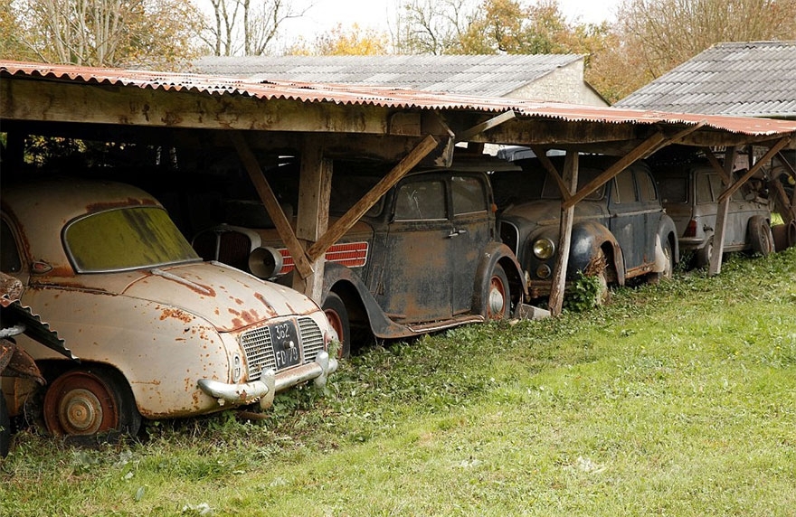 60 Vintage Cars Found After 50 Years Of Neglect