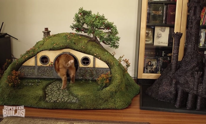 Lord Of The Rings Litter Box And Sauron Scratching Post For Cats