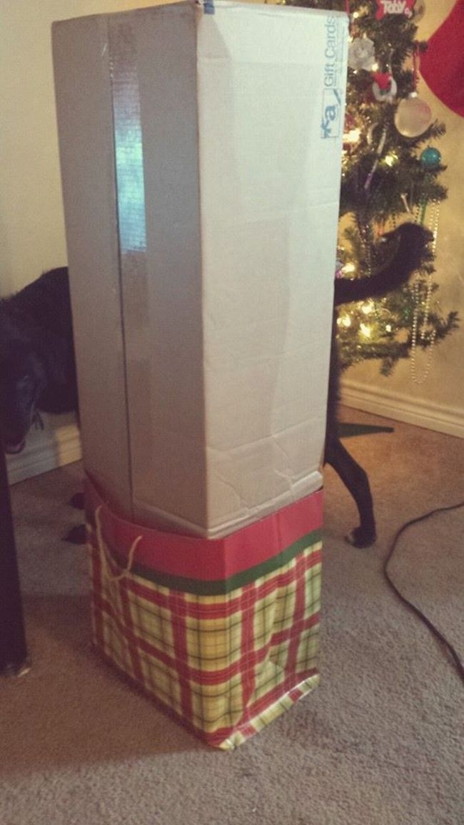 22 People Who Weren't Even Trying To Wrap Your Christmas Present