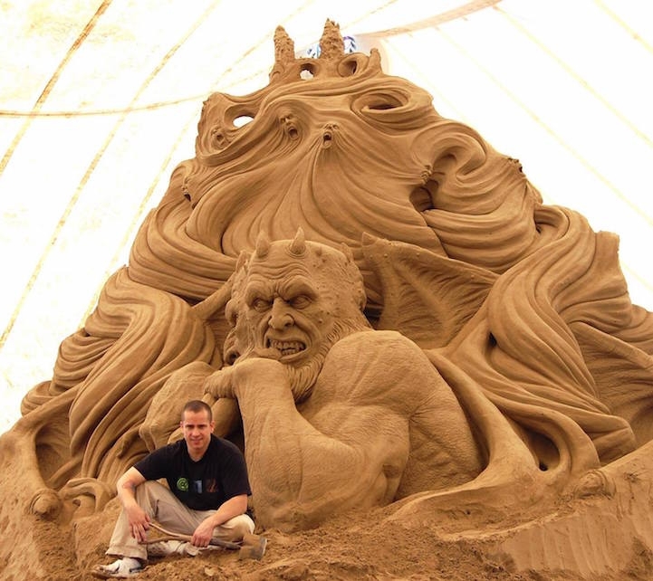 Amazingly Realistic Large-Scale Sand Sculptures by Ray Villafane