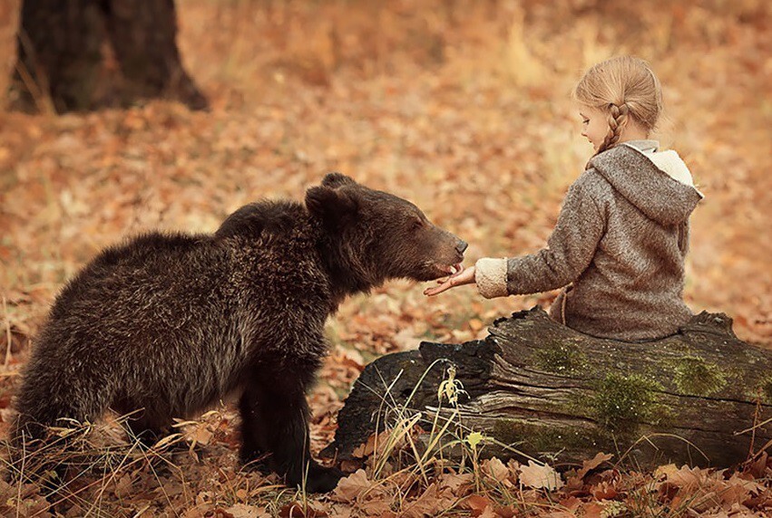 Children And Animals Cuddle In Cute Photoshoots By Elena Karneeva