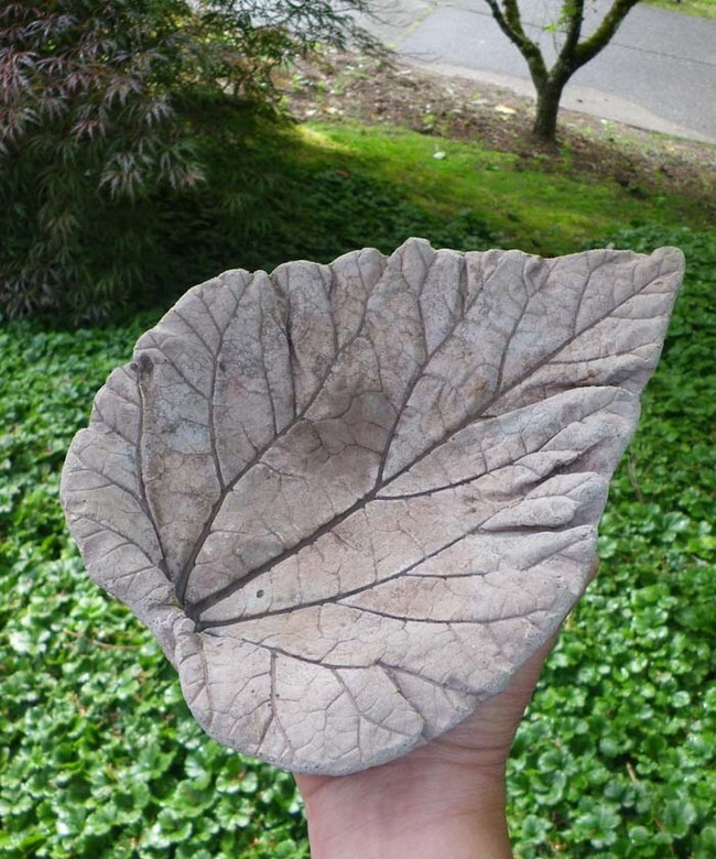 Cement leaf castings