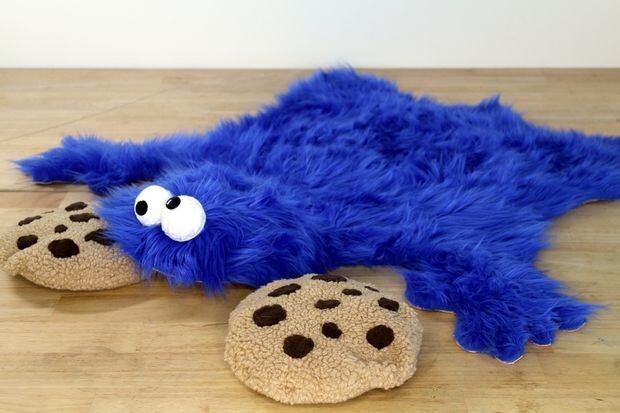 And here's the finished Cookie Monster rug.