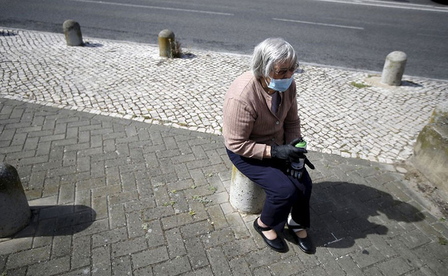 Awesome Elderly Street Artists Destroy Age Stereotypes In Portugal