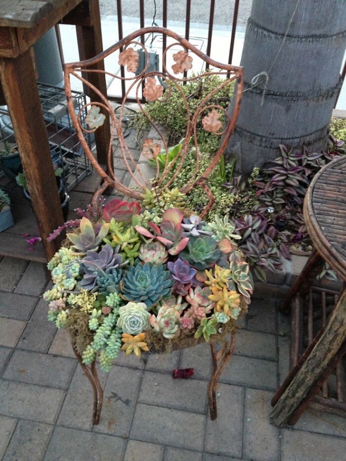 27 Ways To Recycle Your Old Furniture Into A Fairytale Garden