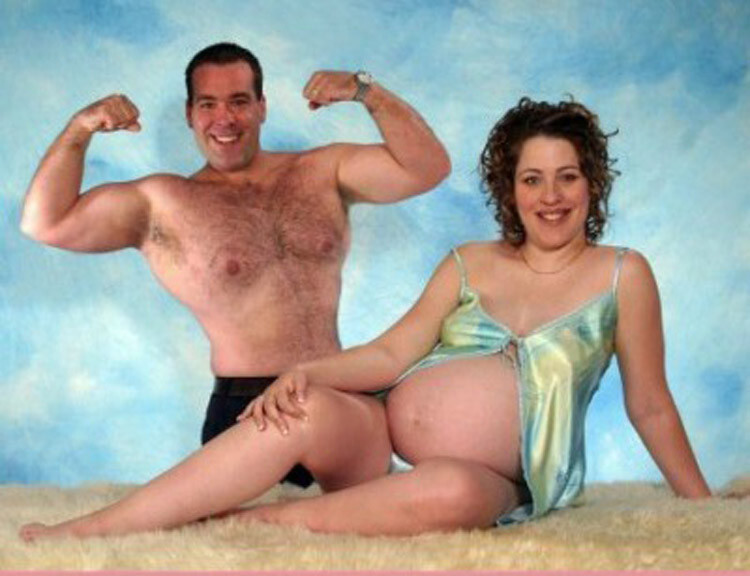 THE 50 MOST AWKWARD PREGNANCY PORTRAITS EVER