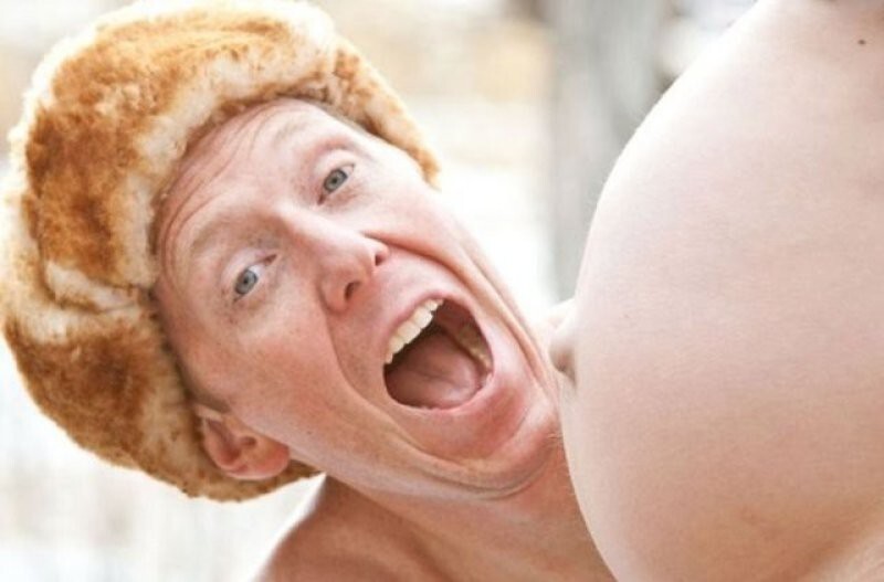 THE 50 MOST AWKWARD PREGNANCY PORTRAITS EVER