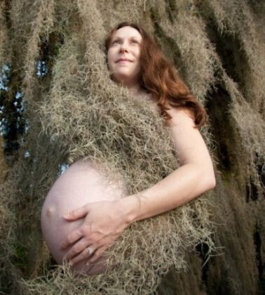 THE 50 MOST AWKWARD PREGNANCY PORTRAITS EVER