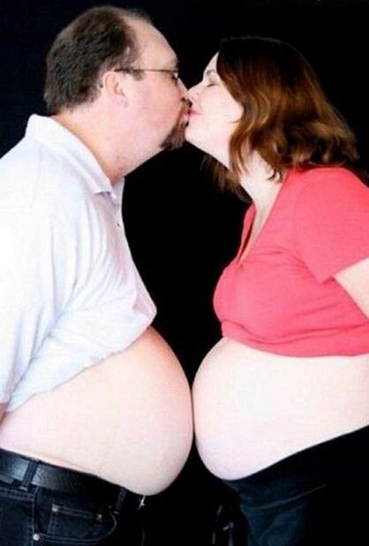 THE 50 MOST AWKWARD PREGNANCY PORTRAITS EVER