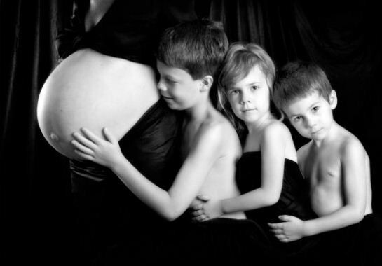 THE 50 MOST AWKWARD PREGNANCY PORTRAITS EVER