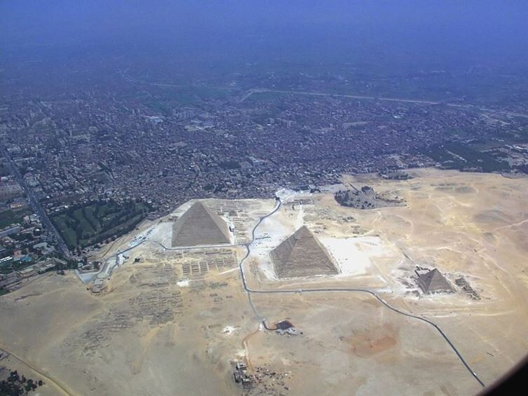 15 Famous Landmarks From A Different Perspective
