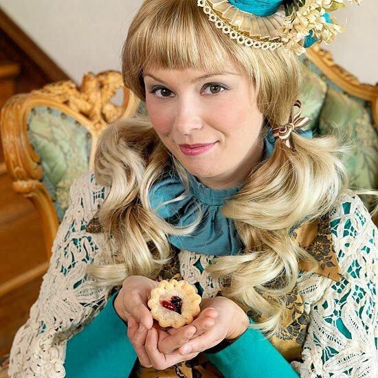 4. It may not be a princess movie but give a little shoutout to Alice In Wonderland with Queen of Heart tarts.