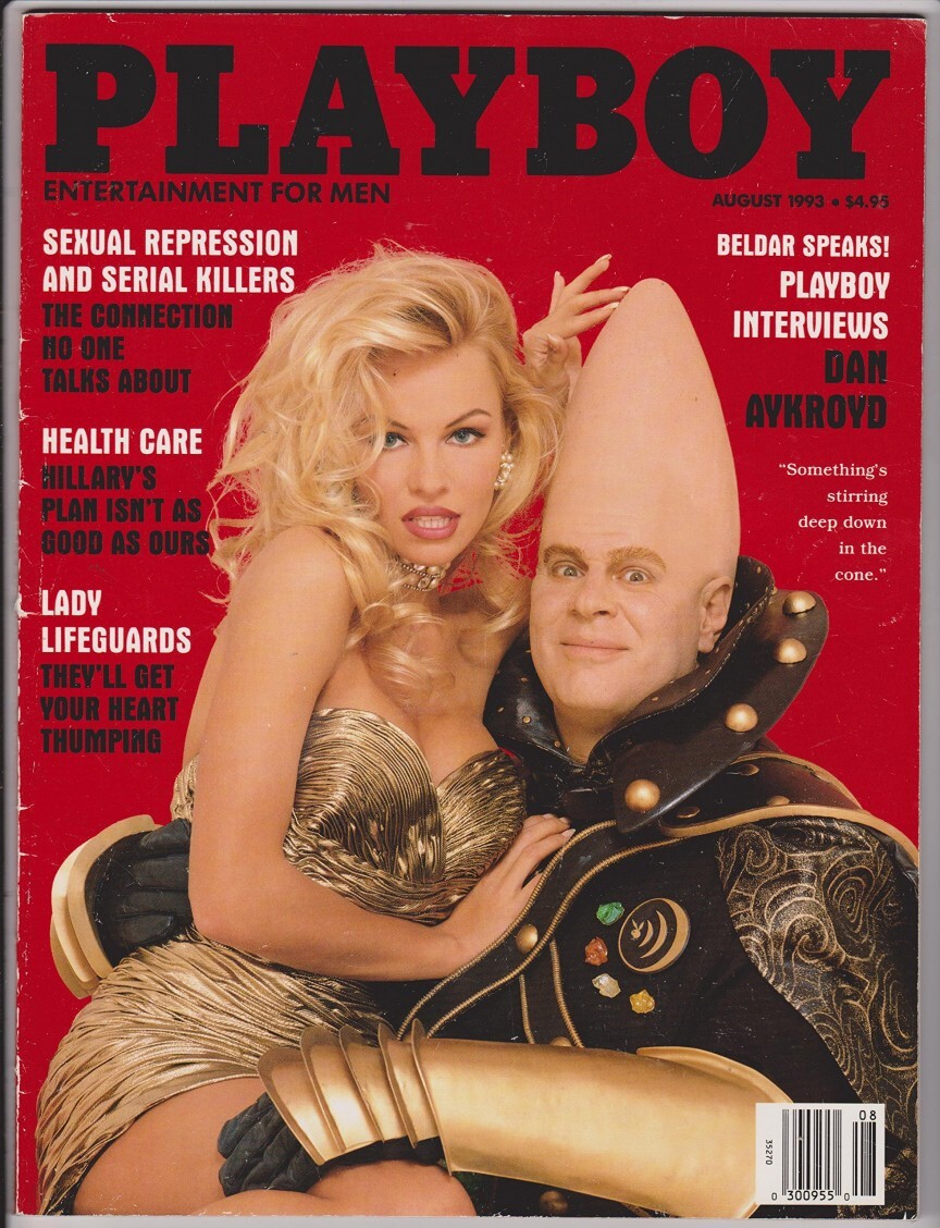 5. August 1993 – Pamela Anderson and Dan Aykroyd (Original Cover Photo)