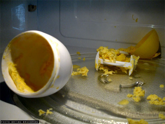 8. This microwave un-master who discovered that even gadgets can’t stop the power of exploding eggs.
