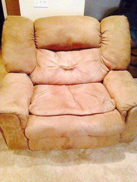 6. This chair is actually a chubby Princess Leia. Read more at: https://tr.im/maa1C