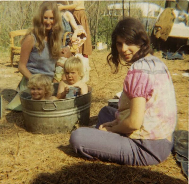 Rare and Unseen Color Photographs of America’s Hippie Communes from the 1970s
