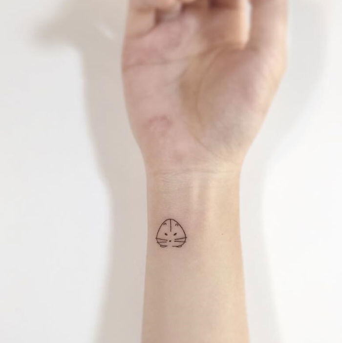 13+ Minimalist Tattoos By A Korean Artist