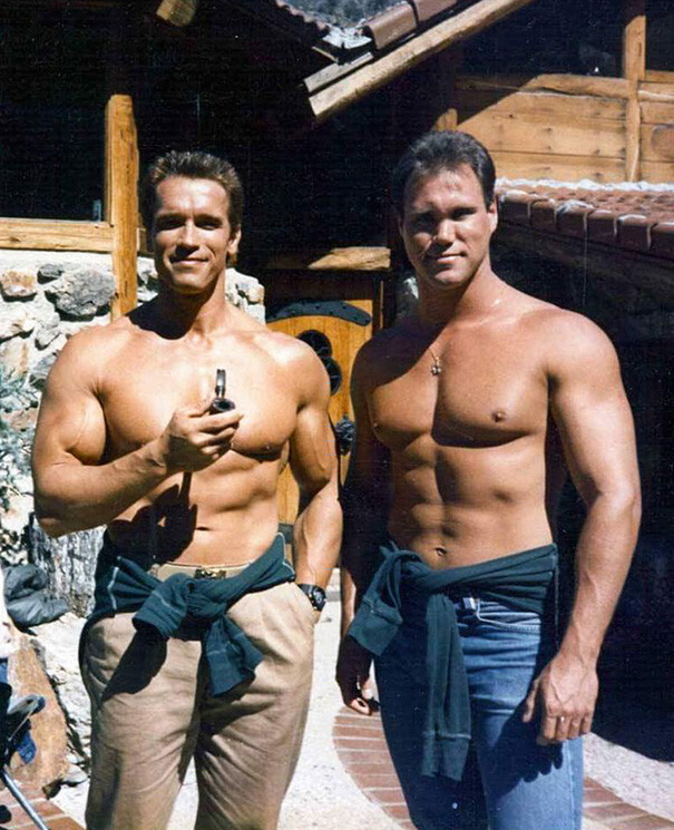 #18 Arnold Schwarzenegger With His Stunt Double Peter Kent On The Set Of Commando