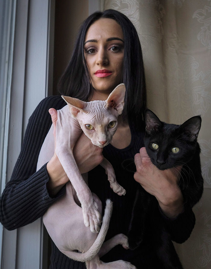 Shayla Bastarache, one of the scam victims – the black cat was sold as a Sphynx for $650