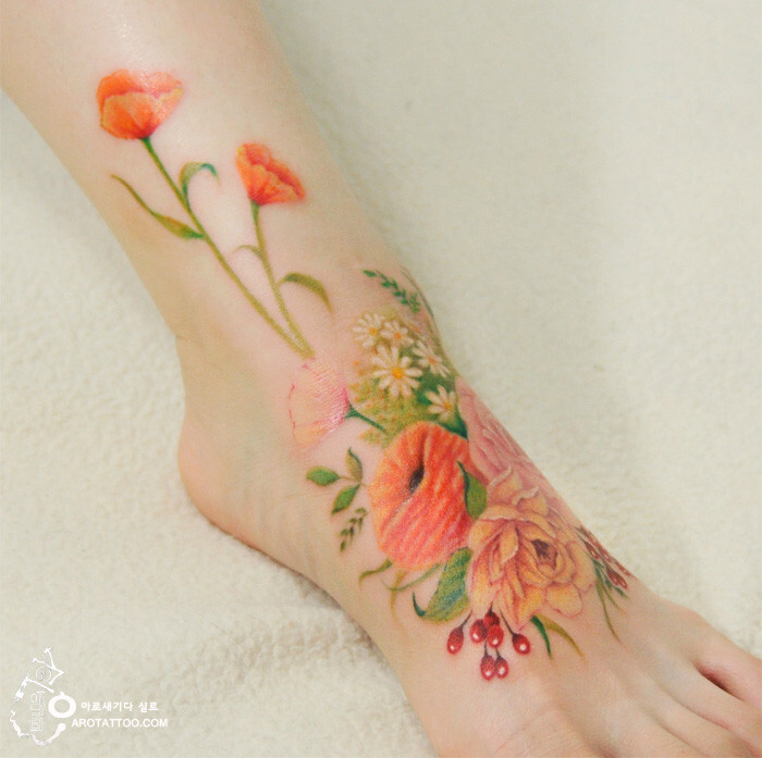 Flower Tattoos Mimic Watercolor Paintings On Skin