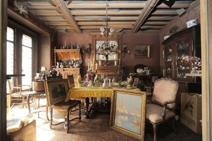 This Paris Apartment Was Untouched for 70 Years! What They Found Was INCREDIBLE!