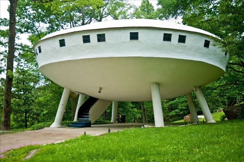 15. Spaceship House – Signal Mountain, TN, USA