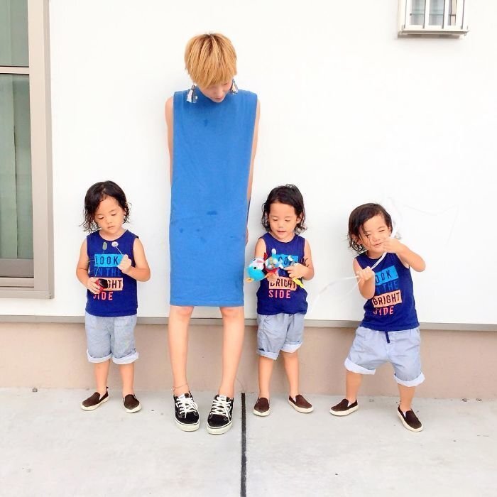 Japanese Mom Captures Her Life With Her Twins And Triplets And It’s Just Too Adorable