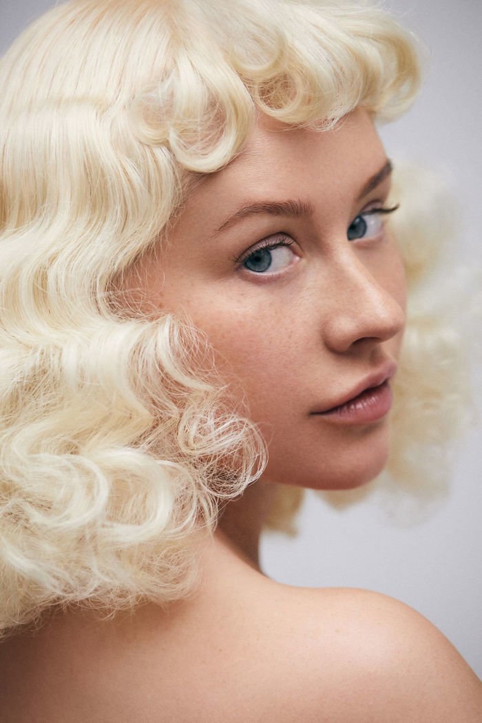 After 20 Years On Stage Using Makeup Christina Aguilera Does A Shoot Without It