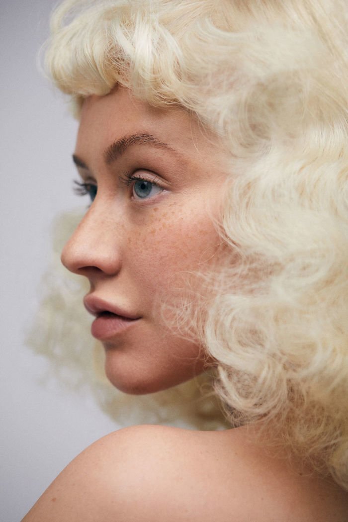 After 20 Years On Stage Using Makeup Christina Aguilera Does A Shoot Without It