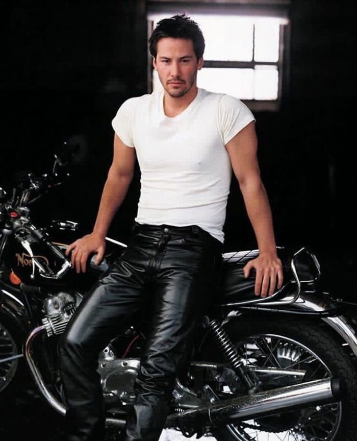 #16 Keanu Reeves Photographed By Annie Leibovitz For Vanity Fair, August 1995