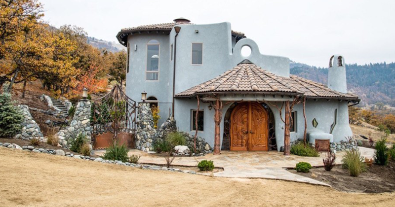 This House Looks Ordinary From The Outside, Until You Step Inside And See Why It Costs $7,600,000