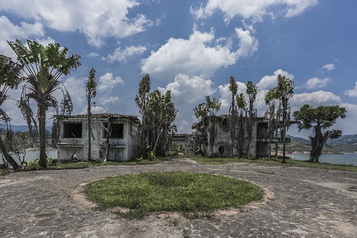 Pablo Escobar’s Abandoned Mansion Is Turned Into A Paintball Arena, And It’s Pretty Spooky