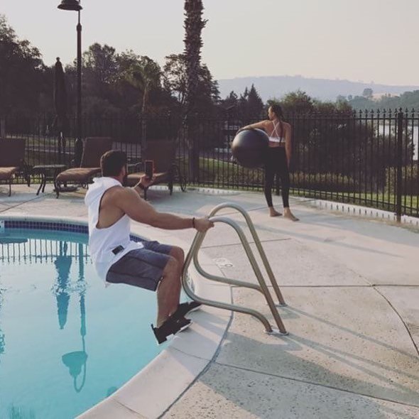 People Are Sharing Pics Of Boyfriends “Forced” To Take Perfect Pictures Of Their Girlfriends