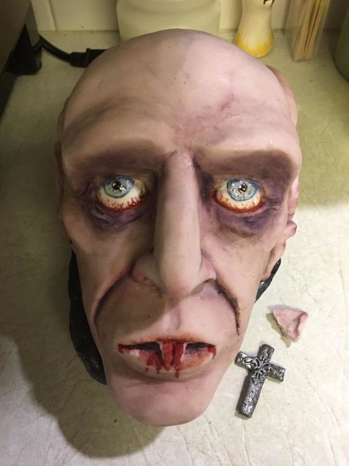 This Baker Makes Halloween-Inspired Cakes, And You’d Probably Be Too Scared To Eat Them