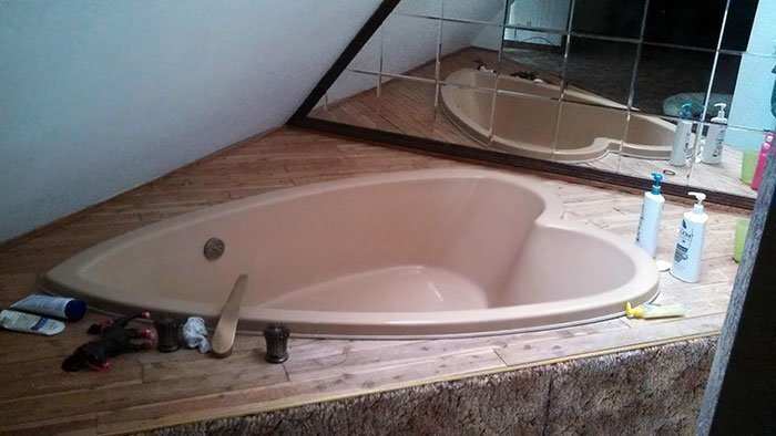 #23 I Recently Moved Into A 70s Porn Motif Dream Home. This Is My Bathtub