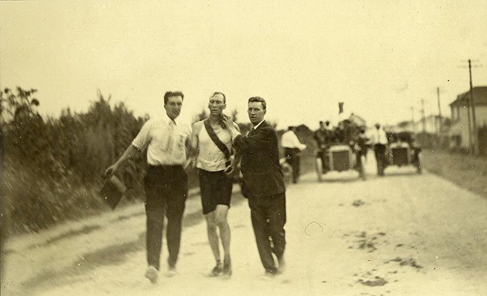 With strychnine in his blood, Hicks became pale and limp. However, after hearing about Lorz’s disqualification, he forced his legs into a trot