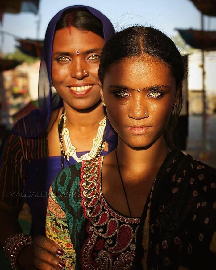 Papu and Mamtu, mother and daughter from the Bhopa caste, both considered to be one of the most beautiful women in Rajasthan